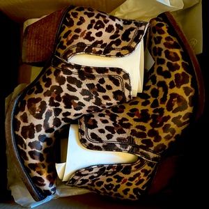 Ariat Women’s Dixon Leopard Print Boots